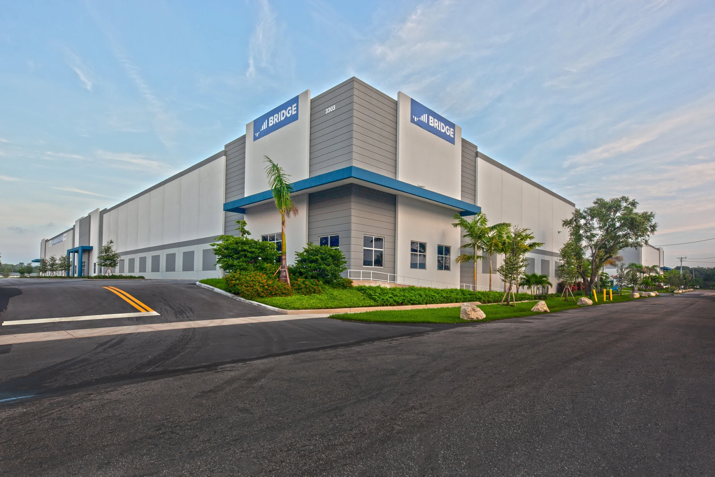 Bridge Point FLL Logistics Center_ Industrial warehouse & distribution center built by Hernandez Development & Construction in Fort Lauderdale_ FL